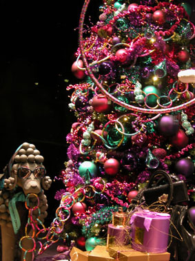 alexandra reill: weihnachtsauslage im kaufhaus des westens, photo series 2009. sujet II