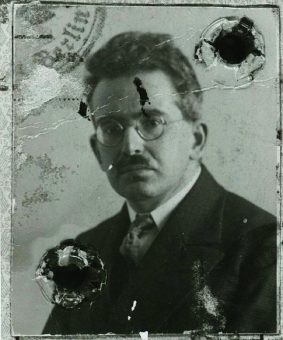 Walter benjamin, um 1928. Walter Benjamin. archive: akademie der kunst, berlin - archives walter benjamin